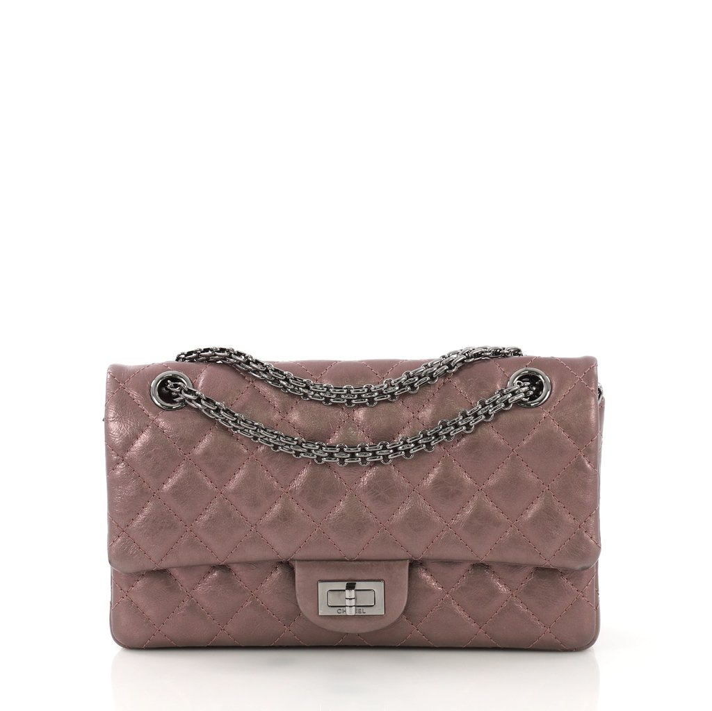 40977-55_Chanel_Reissue_2.55_Handbag_Quilted_Aged_2D_0002_1024x1024