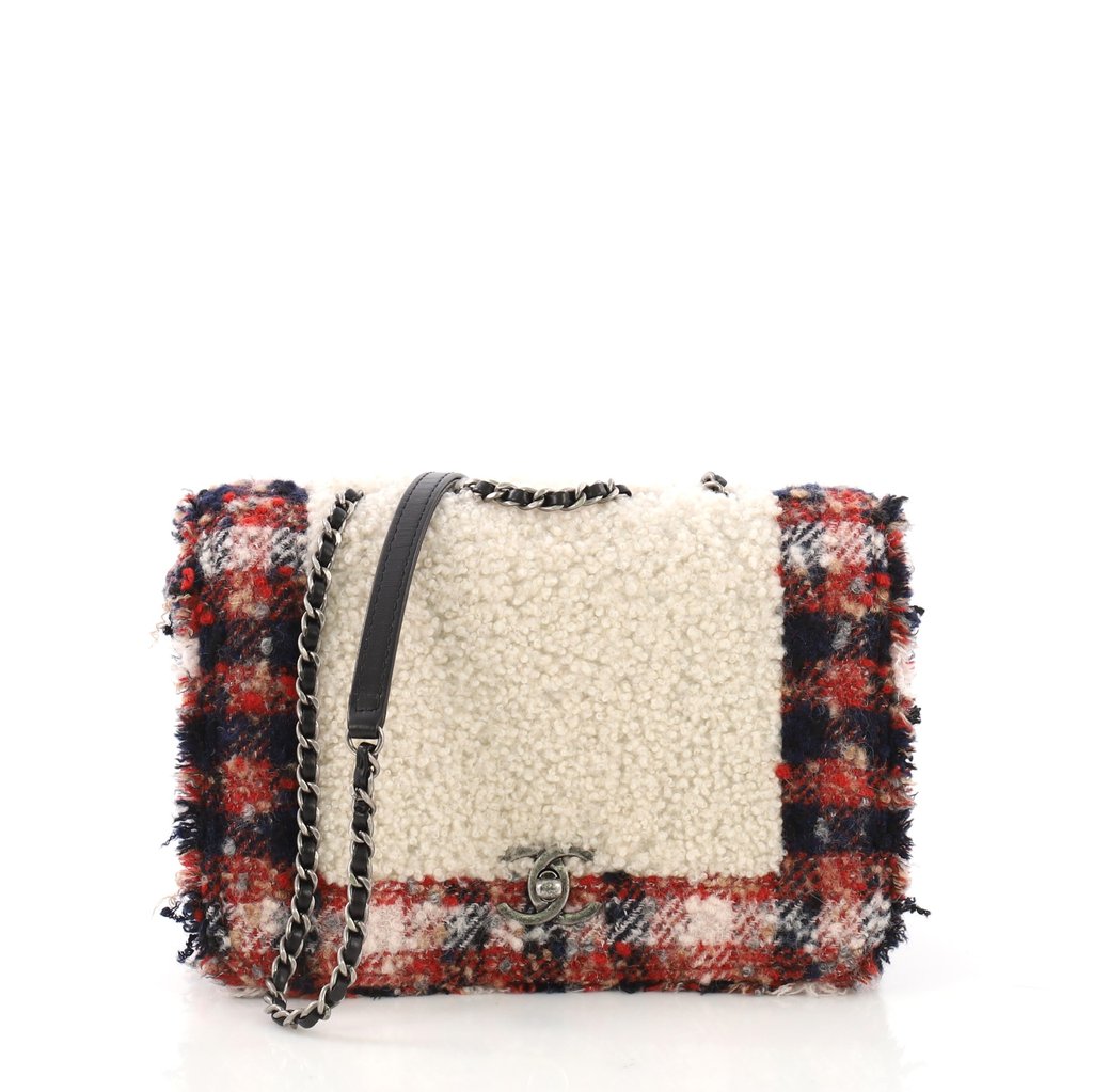 39515-23_Chanel_CC_Chain_Flap_Bag_Shearling_with_T_2D_0002_1024x1024