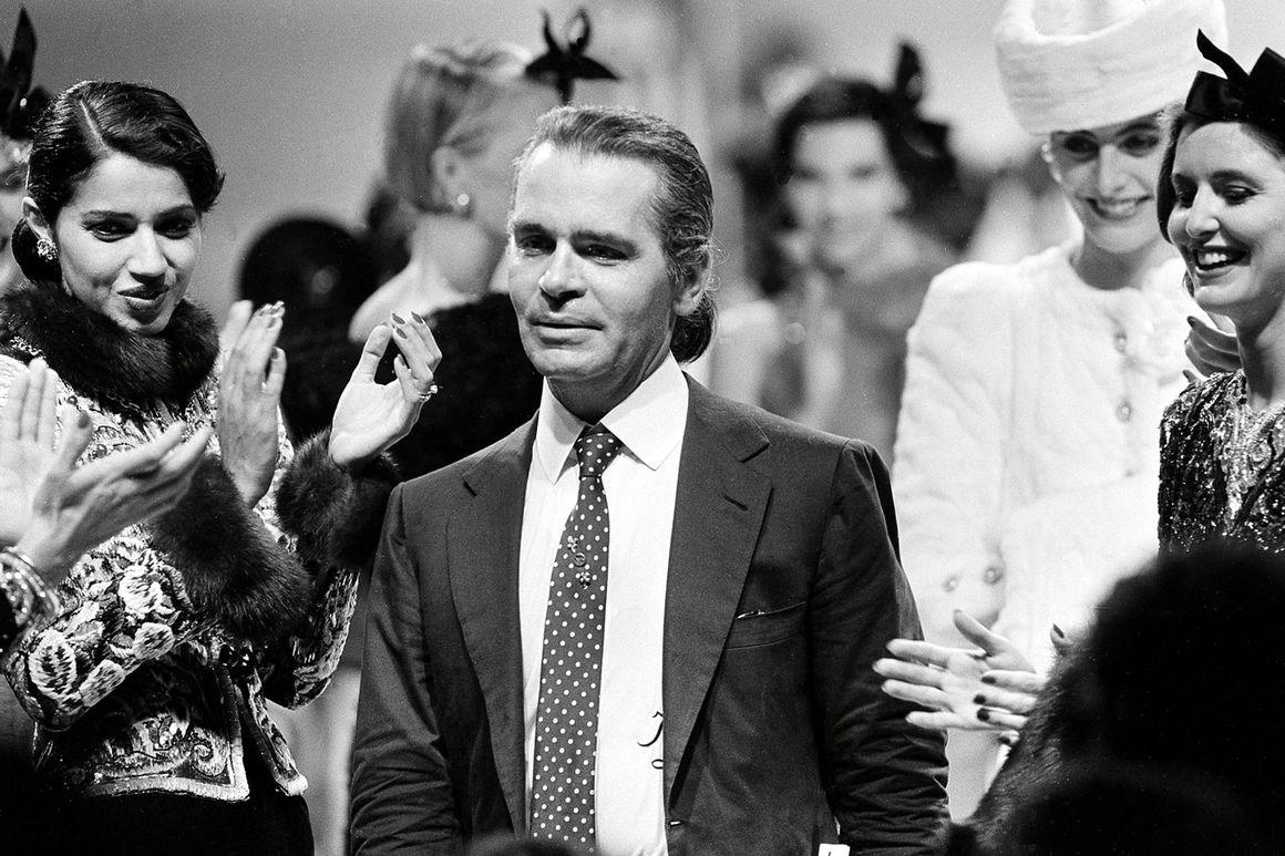 Karl Lagerfeld at Fashion Show Chanel 101 Karl Lagerfeld