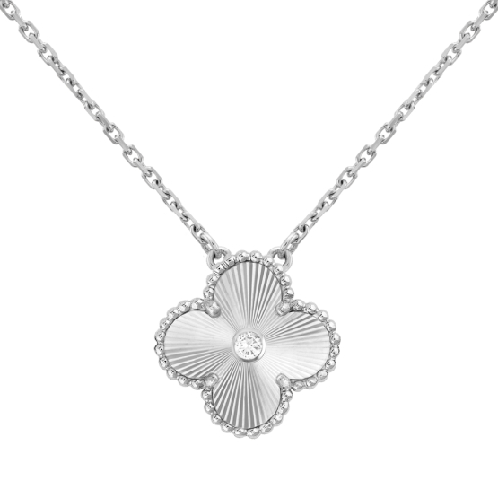 Van Cleef & Arpels Holiday Season 2020 Limited Edition Alhambra Pendant Van Cleef & Arpels Holiday Season 2020 Limited Edition Alhambra Pendant